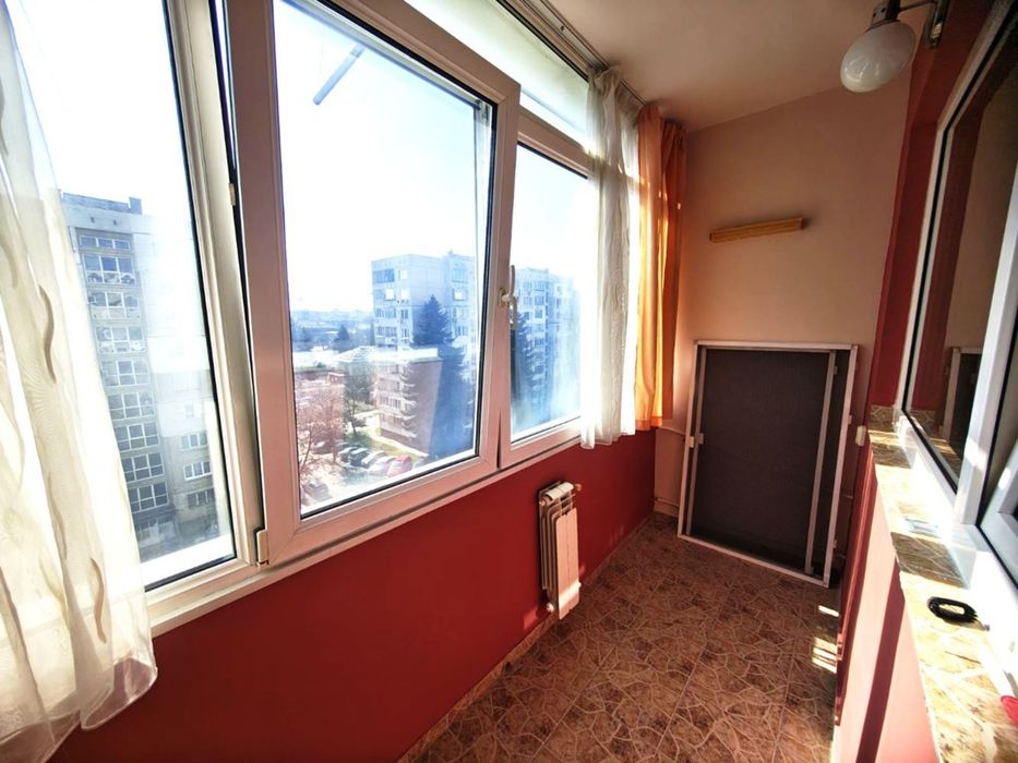 Двустаен апартамент под наем на комуникативна локация! ж.к. Хаджи Дим