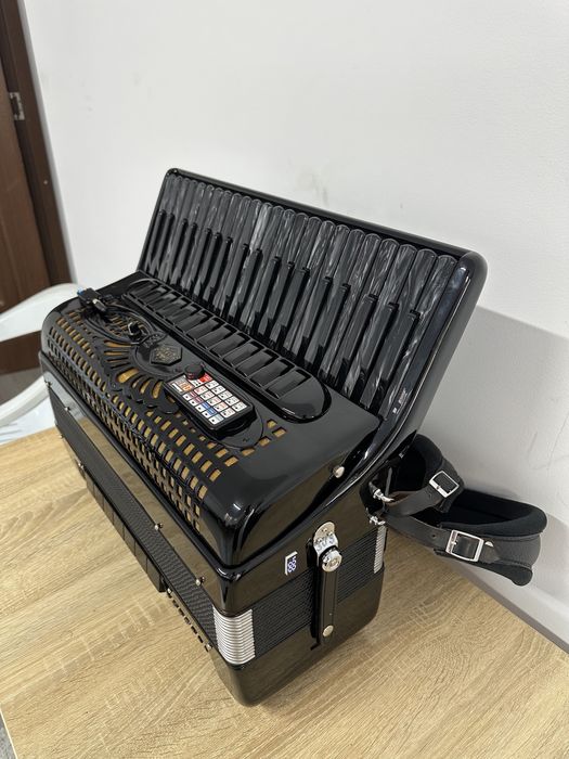 Vand acordeon digital usor! Model cantora weltmeister