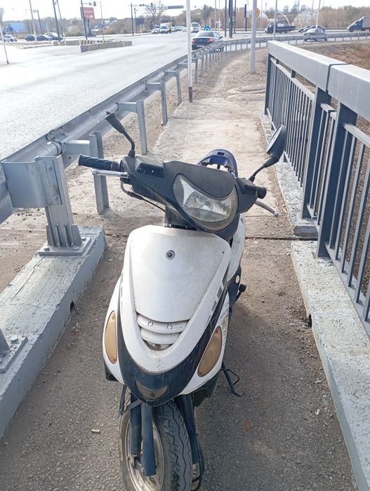 продам скутер Рейсер