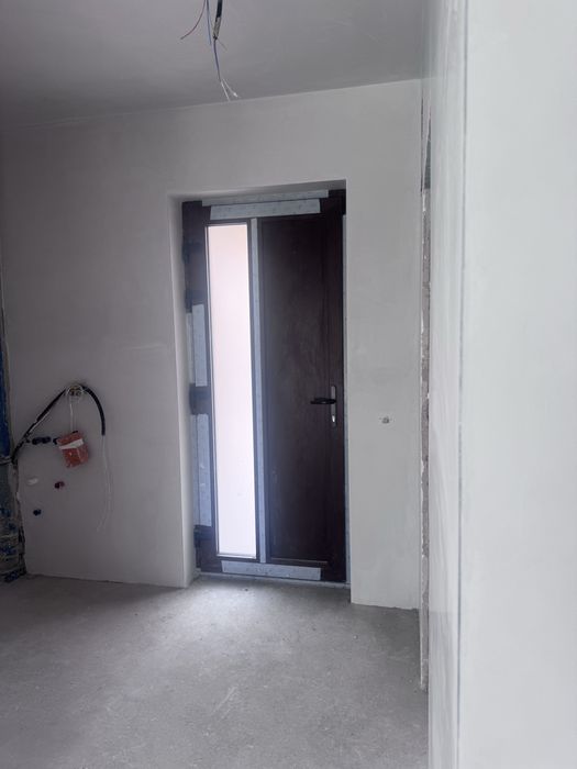 Casa / Duplex în Braytim / Uzina de apa / Antena , 4 dormitoare, 3 bai  bucatarie inchisa , curte  cu intimitate, acces privat.