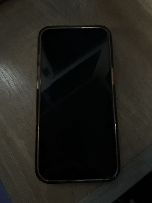 Продам Iphone 13 в отличном состоянии