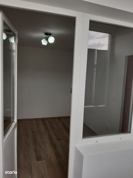 De inchiriat apartament cu 2 camere si balcon, renovat,mobilat 1100lei