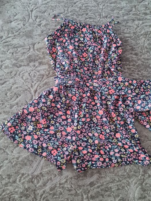 Salopeta pantalon scurt cu trena la spate 11-12 ani