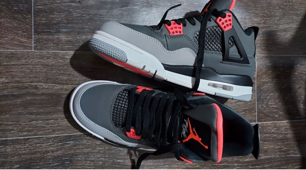 Новые кроссовки Nike