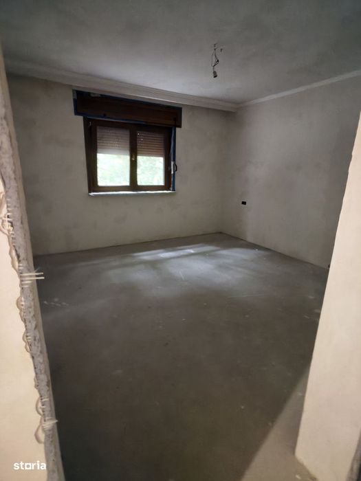 Ag Avantaj imobiliare Ap 3 cam, zona scoala 24, la o uri Brazda
