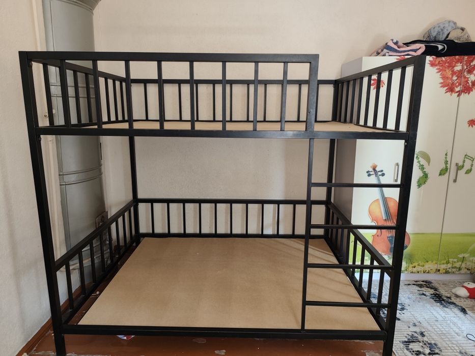 Кровать двухспальная двухэтажный размер 1.60×2.10