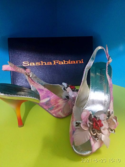 Коллекционные босоножки из натуральной кожи