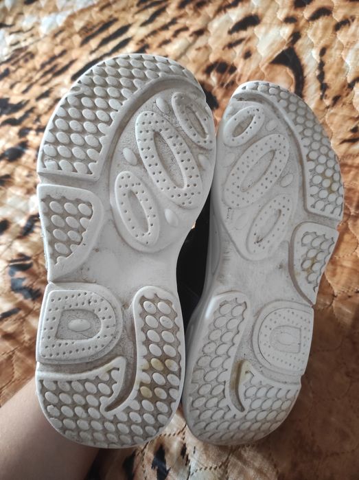 Кроссовки и ботинки на мальчика 35р