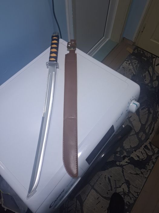 Катана с калъф...