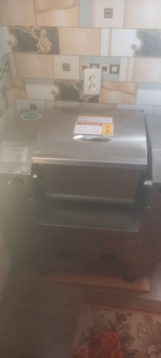 Продам тестомесилку