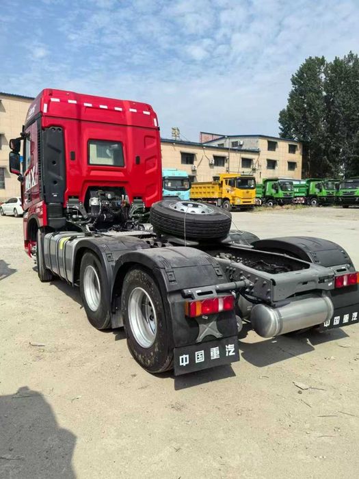 Howo Max трактор