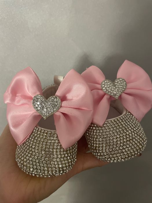 Бебешки обувки с камъни