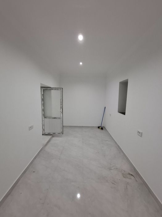 Сдается помишение  под бизнес  центре Зебо