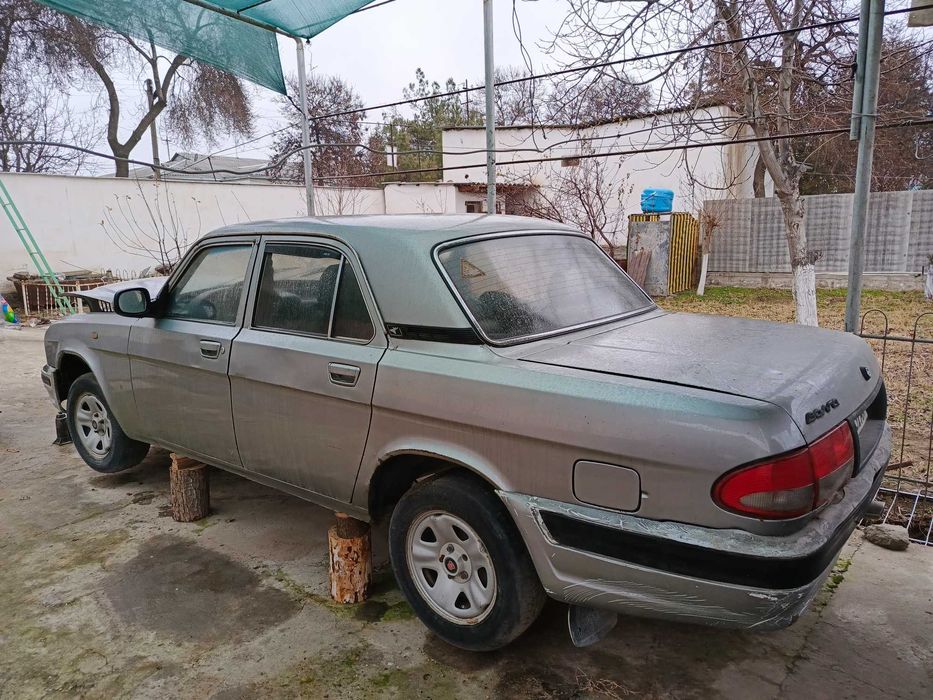 Газ  Волга 31105