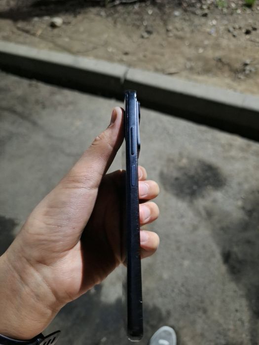 Продам редми ноте 11 про в отличном состоянни.