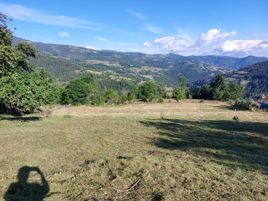 Vand teren intravilan si casa