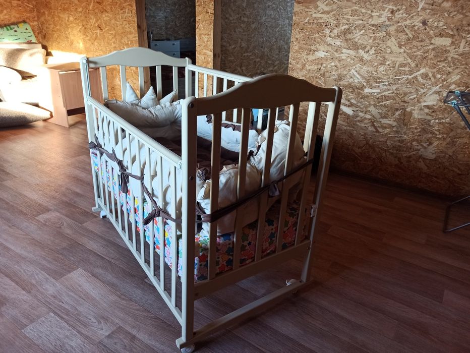 Продам детскую кроватку