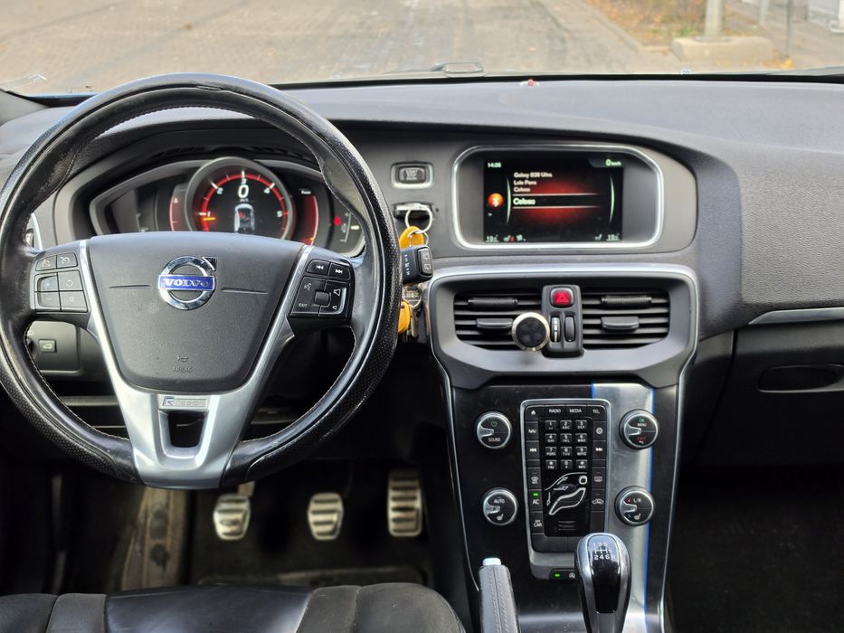VOLVO V40 2016 — imagine 5