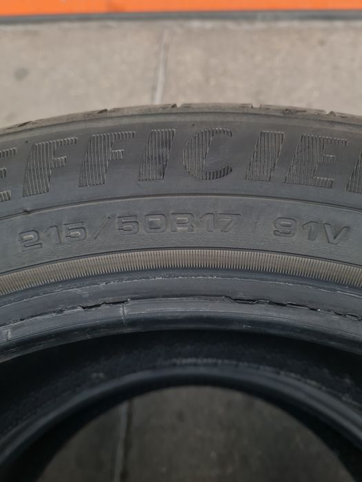 Летни гуми 2 броя GOODIEAR EfficientGrip 215 50 R17 дот 3718