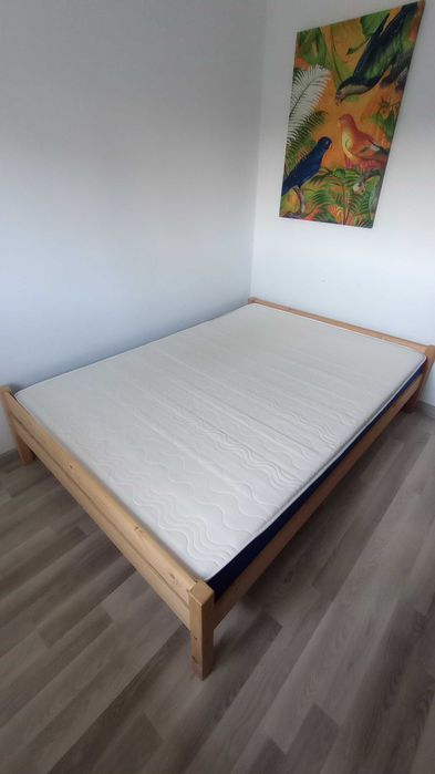 Pat și saltea fără arcuri