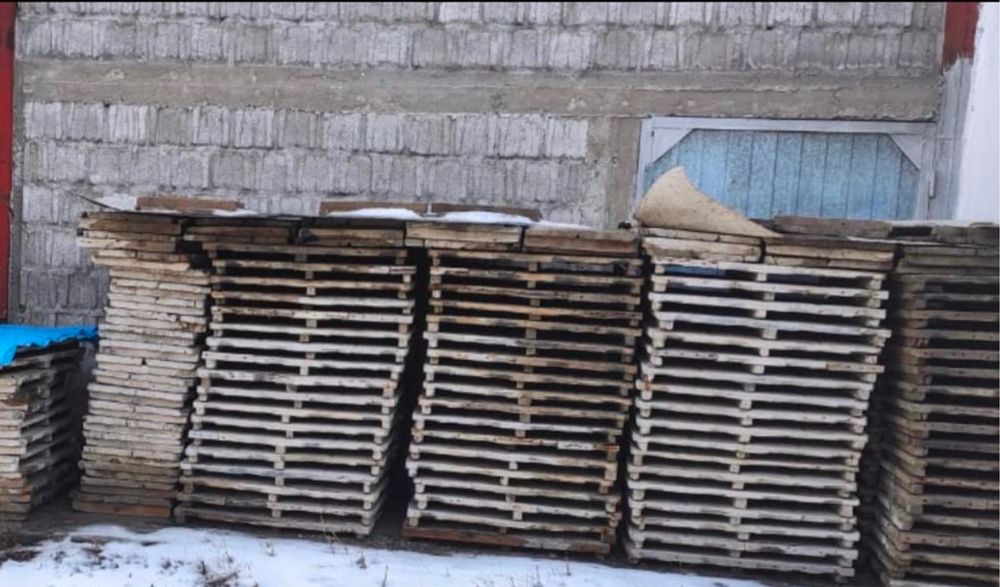 Продам поддоны ,,
