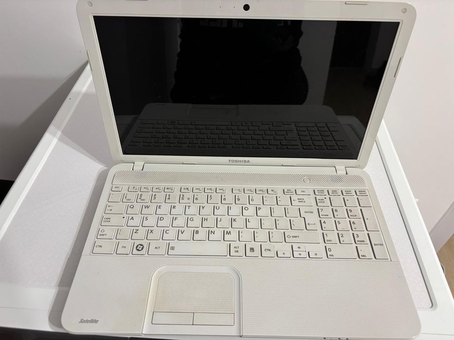 Laptop  Toshibaa