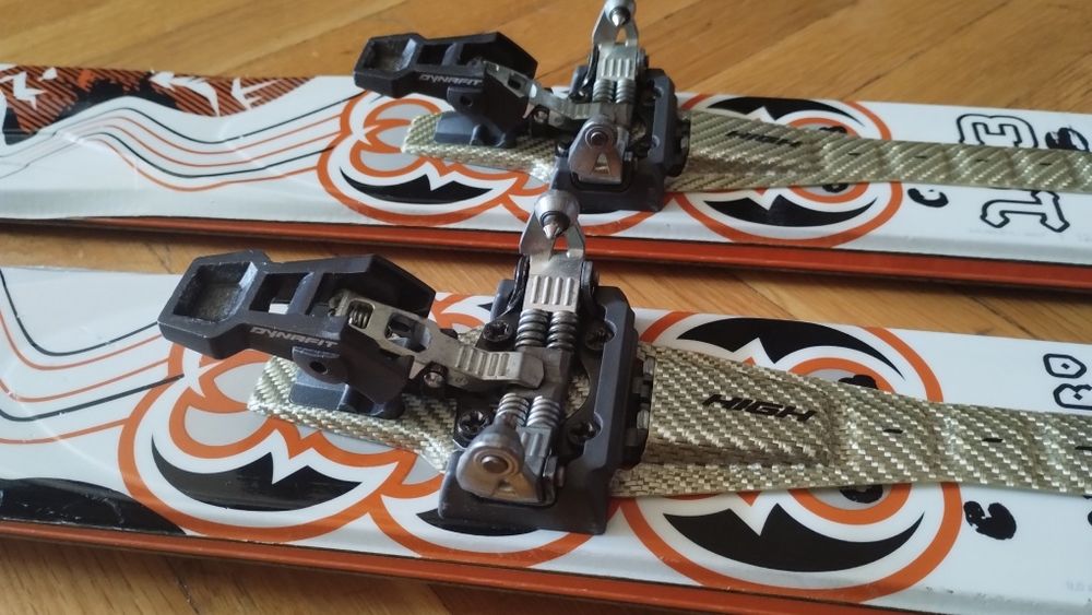 Продавам ски туринг сет ски, автомати и колани Dynafit