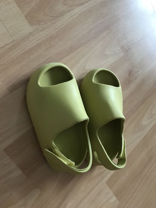 Летняя модная детская обувь
