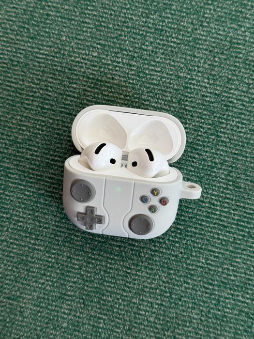 Оригинални Apple AirPods 4 ANC – като нови, използвани 3 пъти