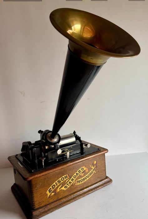 Phonograf Edison si ceasuri pendula