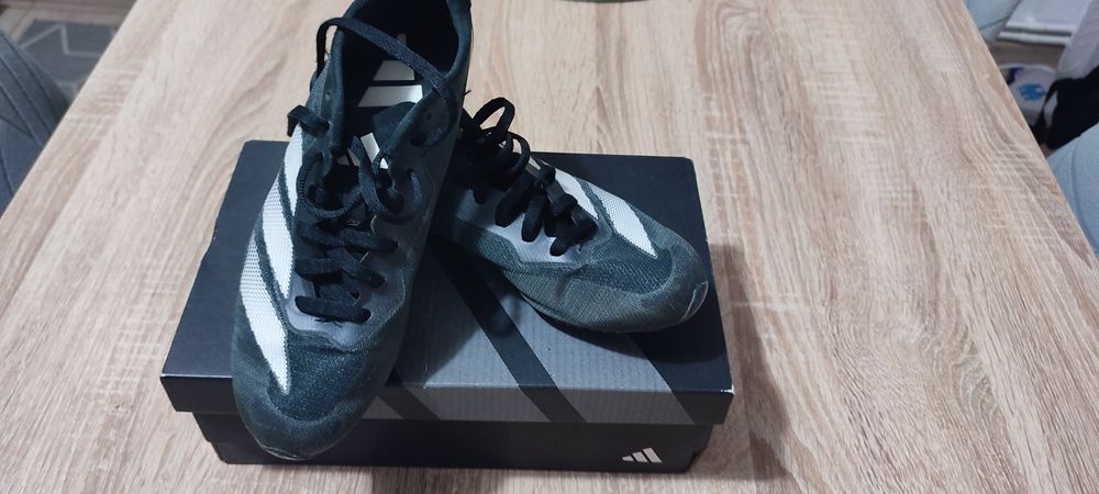 Vând pantofi sport - cuie atletism măsura 37 1/3