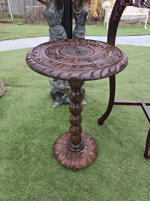 Masuta,suport pentru flori sau statuete,din lemn,