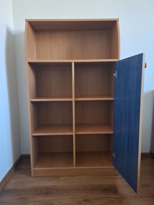 Продаётся стеллаж для дома