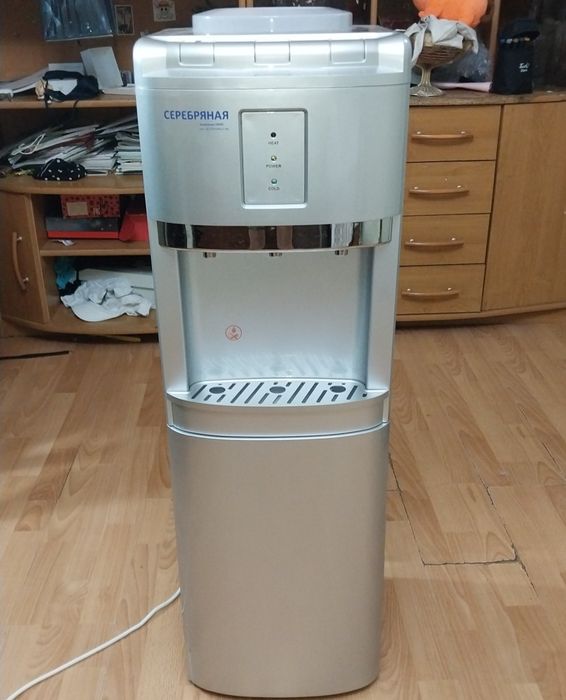 Диспенсер / Кулер для воды