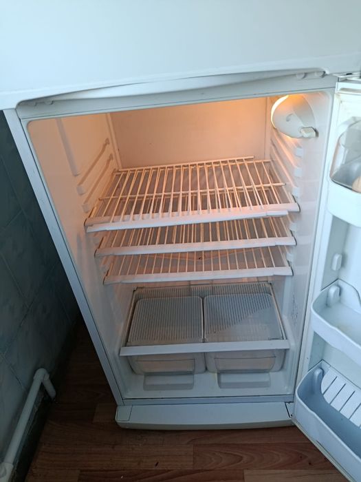 Холодильник  индезит