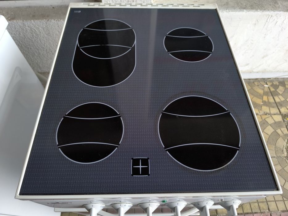 Свободно стояща печка Heller EHF 548/08 B