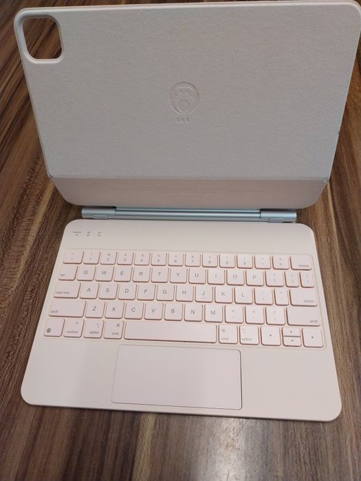 TASTATURA T89 Magic,nouă. Preț 100lei