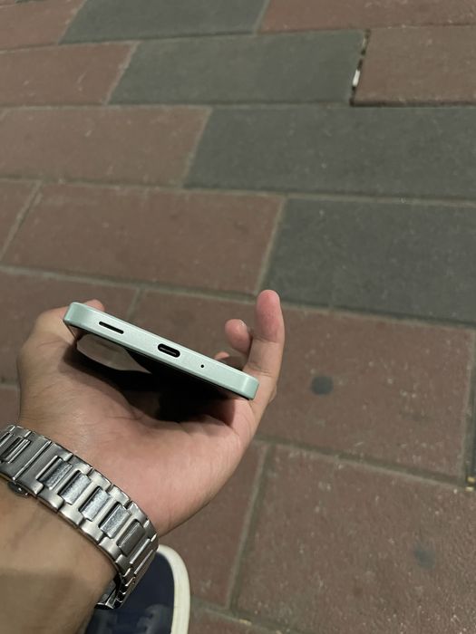 Samsung A16.