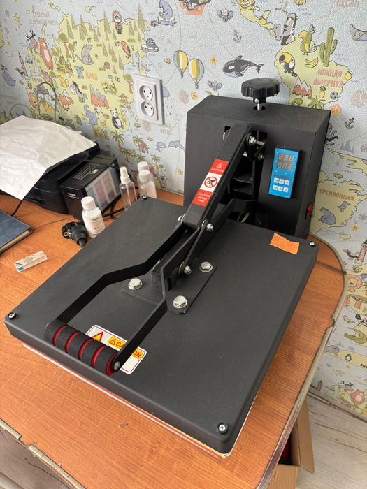 DTG принтер, термопресс, ноутбук