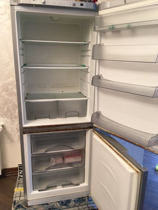 Холодильник Atlant в хорошем состоянии