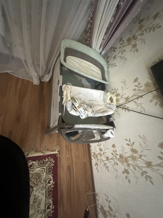 Манеж кровать Graco в очень хорошем