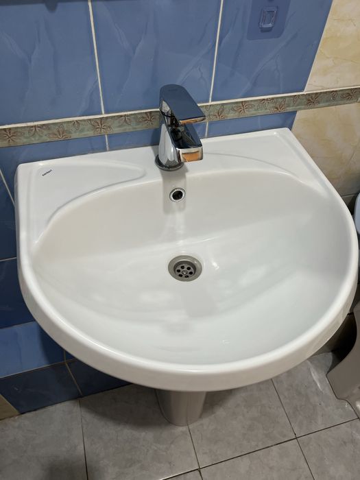 Раковина с пьедесталом