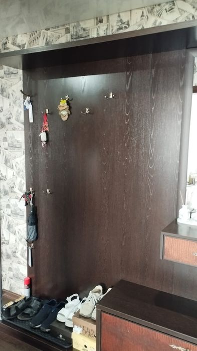 Прихожая мебель хорошая