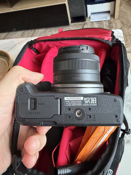 Canon R50 + 2 obiective + rucsac
