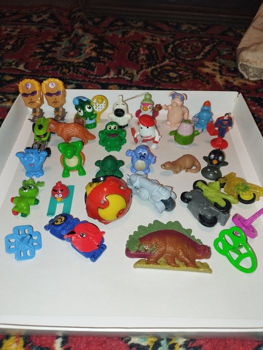 Игрушки Киндер сюрприз