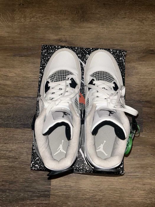 Jordan4 Military Black cu eticheta (nu Nike, Gucci, Adidas, Balenciaga)