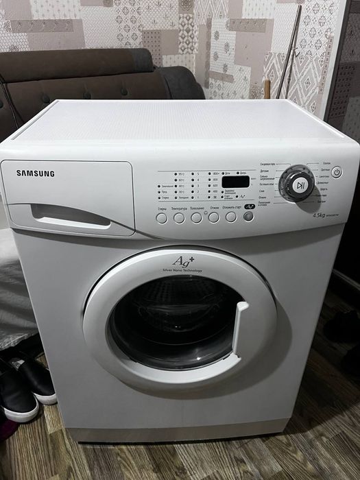 Продается стиральная машина SAMSUNG  4.5 kgв отличном состоянии рабочи