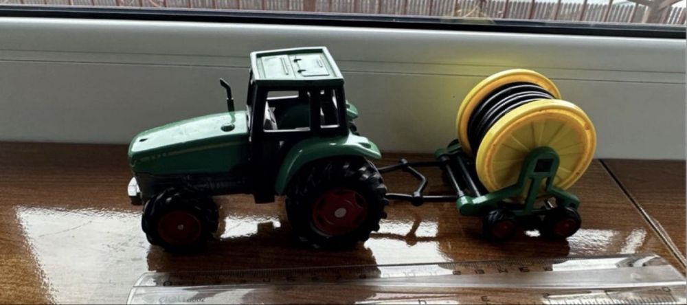 Machete auto metalica tractor cu remorca scara 1/32