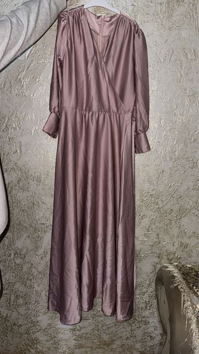 Продам платье цена 5000