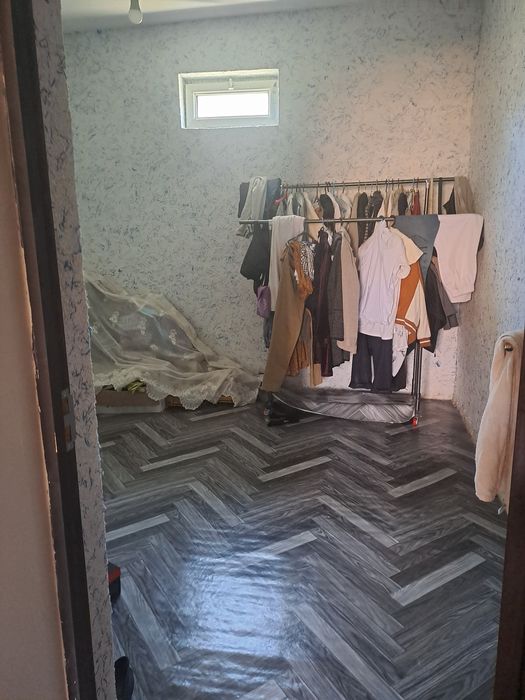 Фуд сити бозор ёнида уй